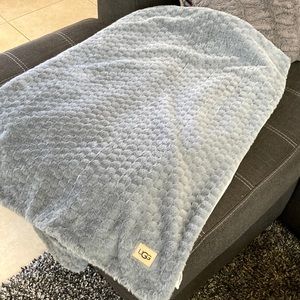 Ugg blanket
